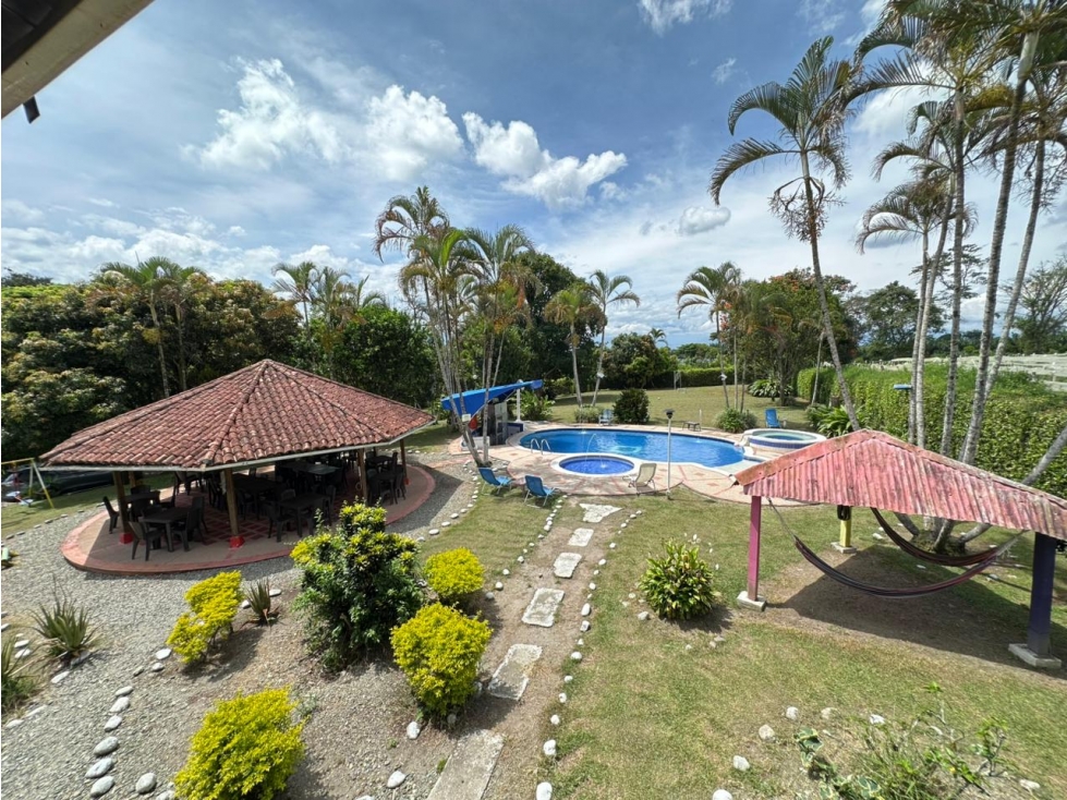 SE VENDE CHALET UBICADO EN PUEBLO TAPADO