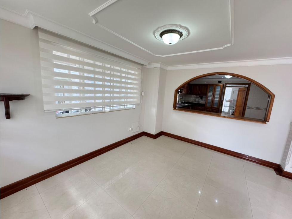 SE VENDE HERMOSA CASA SECTOR AV CENTENARIO - 2