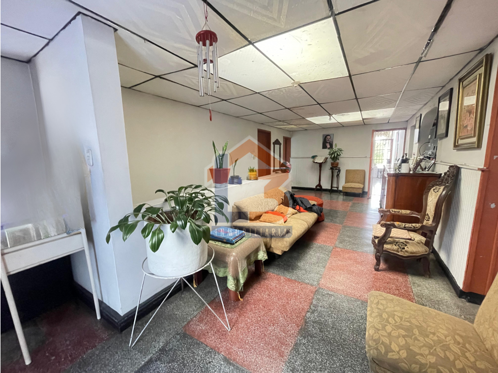 SE VENDE CASA COMO LOTE EN EL SECTOR AVENIDA 30 DE AGOSTO — foto 3