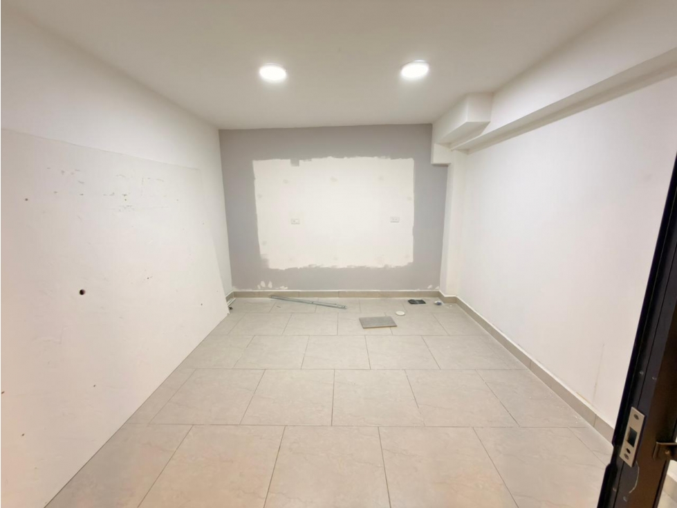 SE ARRIENDA LOCAL EN EL NORTE MALL ORIGEN 12 M2 — foto 5
