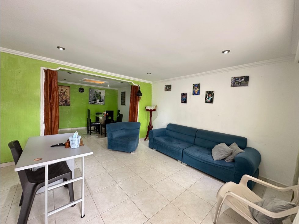 SE VENDE CASA CON DOS APARTAMENTOS VIA CALARCA