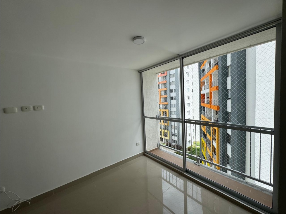 SE ARRIENDA APARTAMENTO AV 19 NORTE - 5