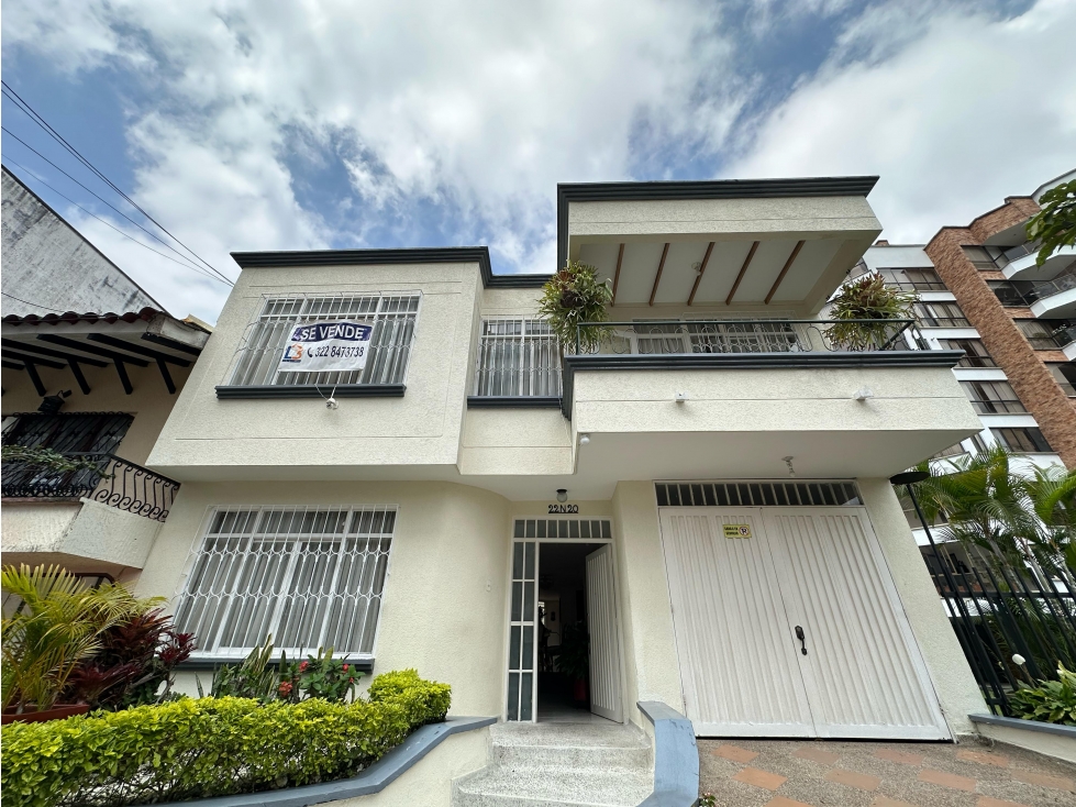 SE VENDE CASA EN LAURELES