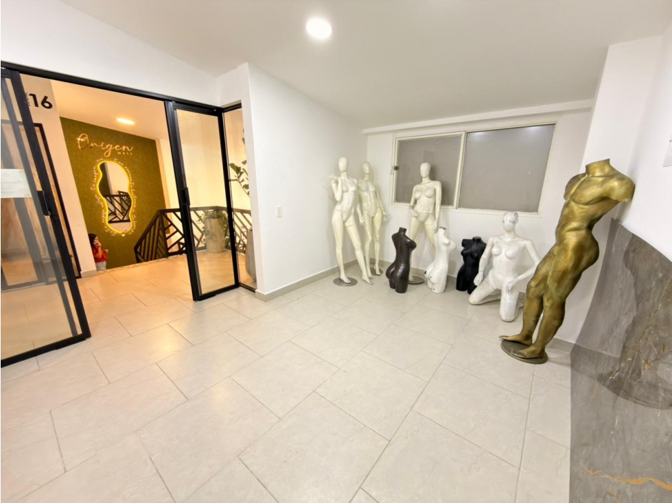SE ARRIENDA LOCAL EN EL NORTE MALL ORIGEN 14M2