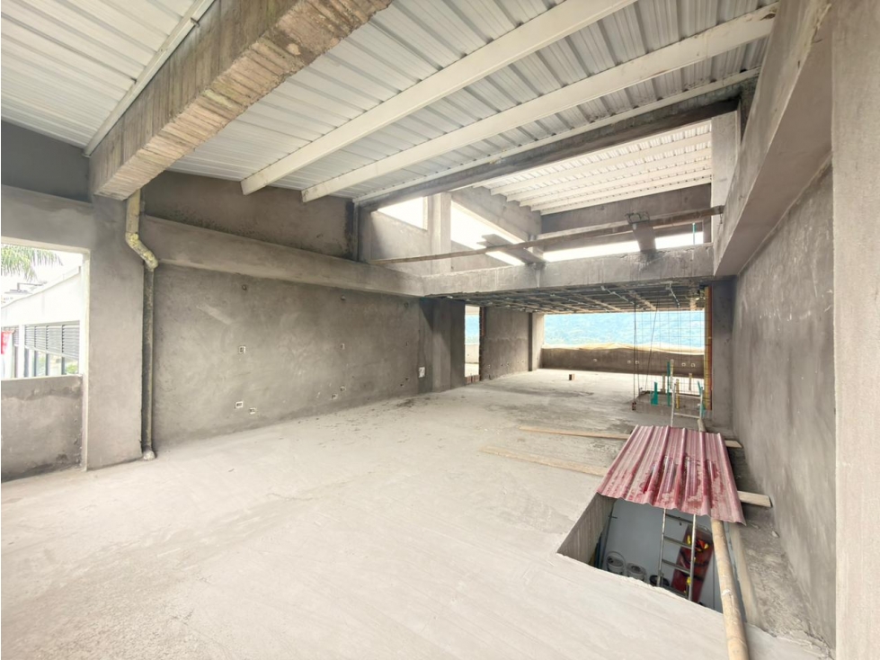 LOCAL PARA VENTA - ARRENDAMIENTO MALL ALTA ZONA ORONEGRO 200M2 — foto 2