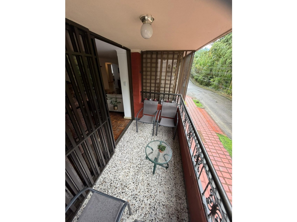 SE VENDE APARTAMENTO EN LA CASTELLANA — foto 2