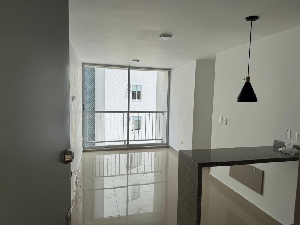 SE ARRIENDA APARTAMENTO AV 19 NORTE - 4