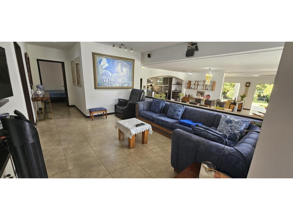 SE VENDE CHALET CERCA AL CLUB CAMPESTRE — foto 3
