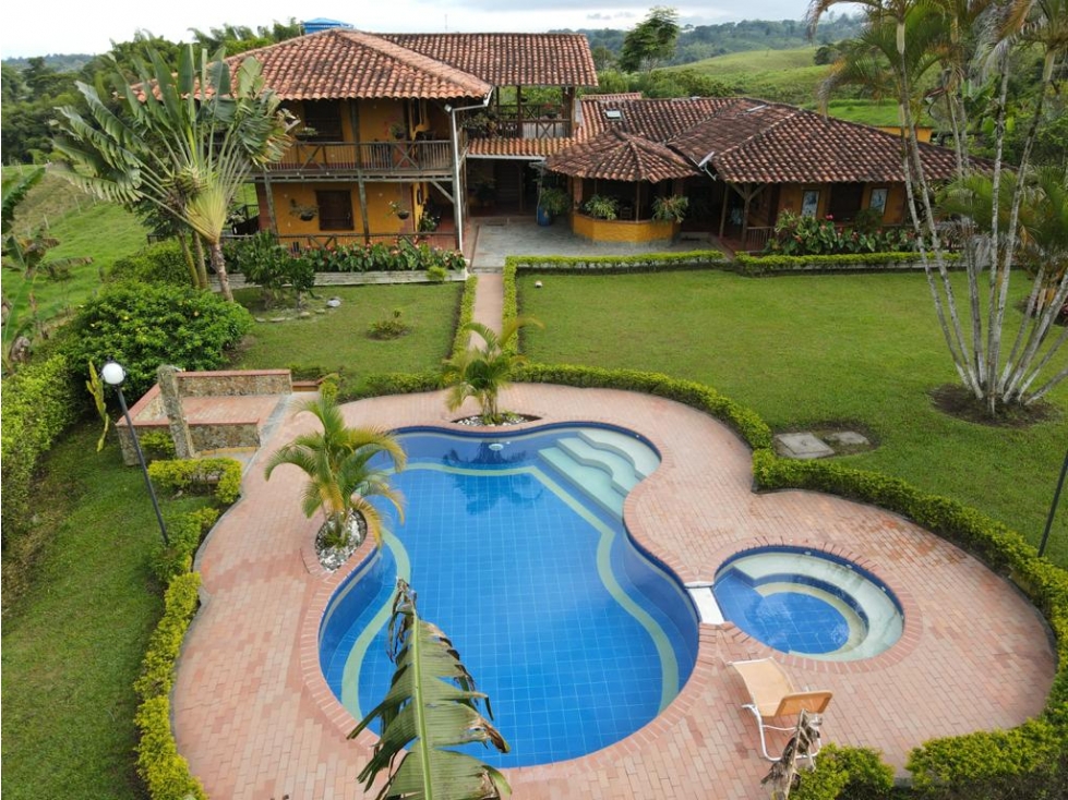 SE VENDE FINCA VÍA MONTENEGRO - CIRCASIA, QUINDÍO