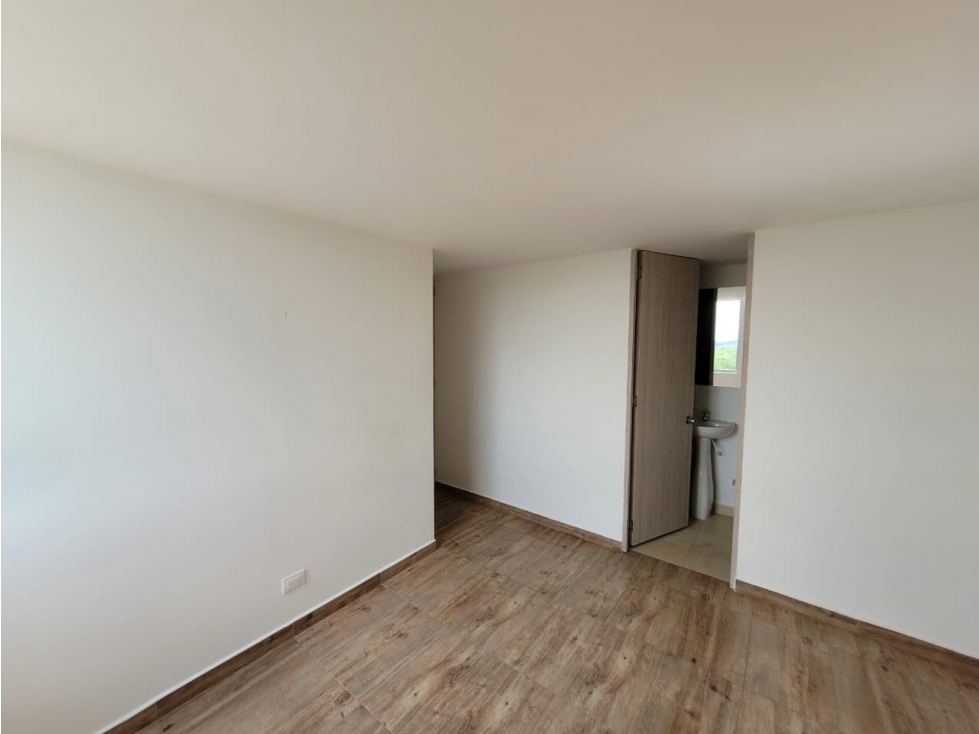SE VENDE APARTAMENTO EN LA SALIDA PARA MONTENEGRO — foto 2