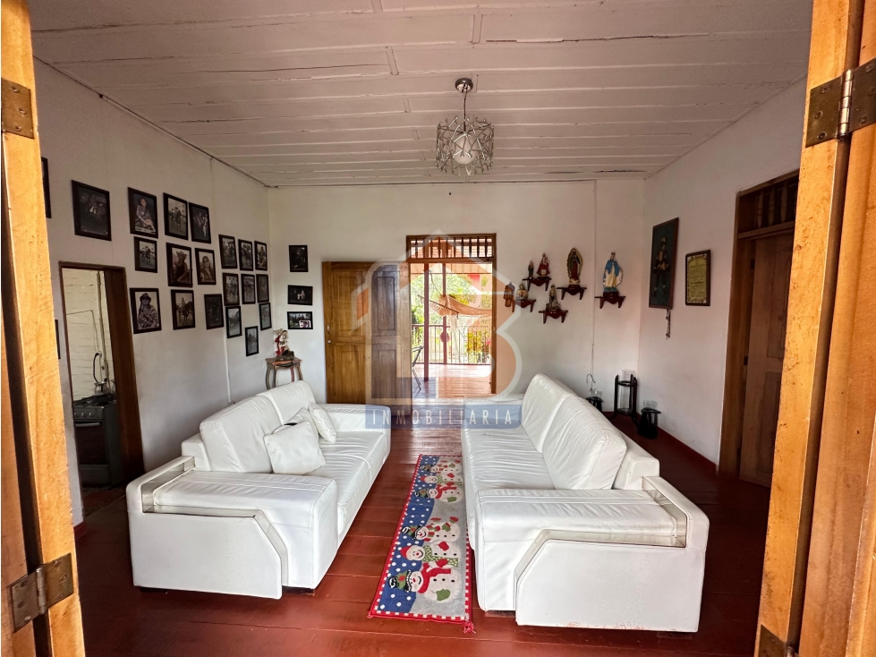 SE VENDE FINCA EN PUERTO ESPEJO A 5 MINUTOS DE LA CIUDAD