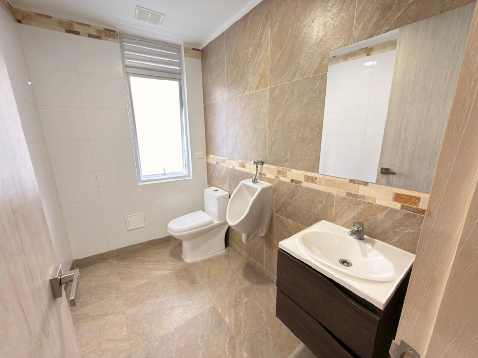 SE ARRIENDA LOCAL COMERCIAL SECTOR FUNDADORES 693 M2 — foto 6