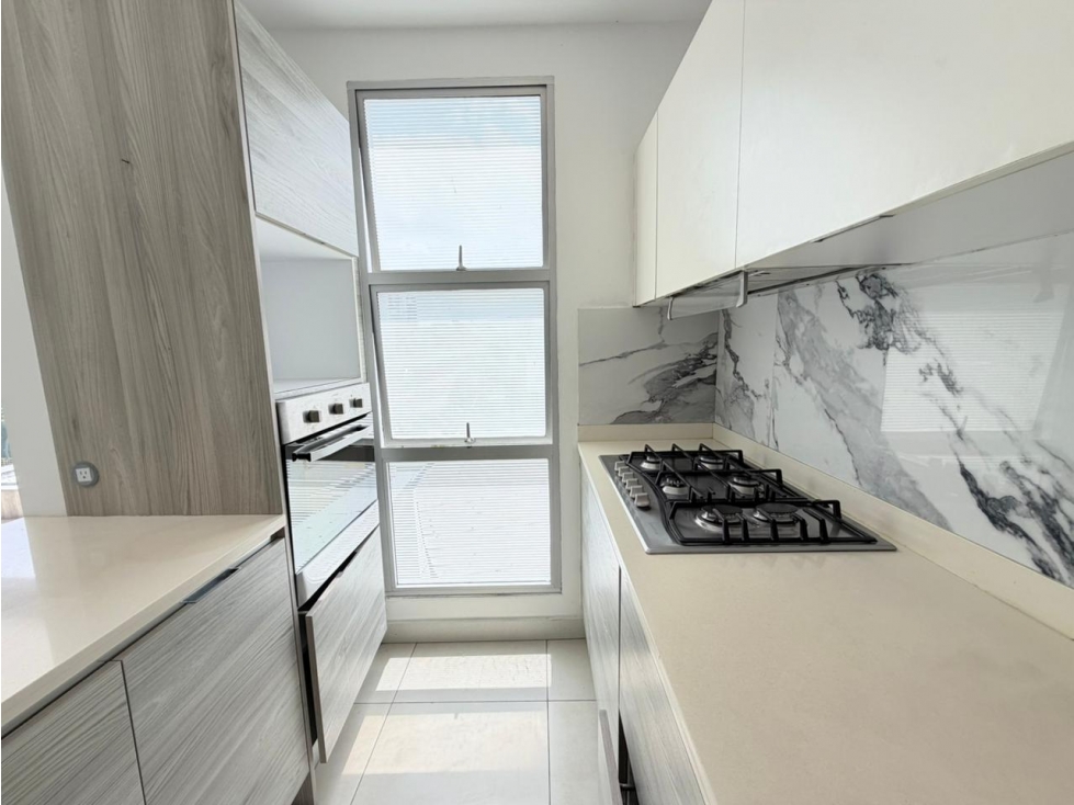 SE VENDE AMPLIO Y MODERNO APARTAMENTO AV CENTENARIO — foto 4