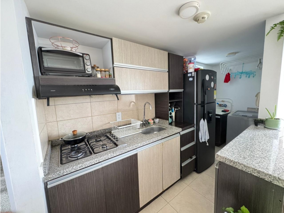 APARTAMENTO POR LA AV 19 NORTE — foto 2