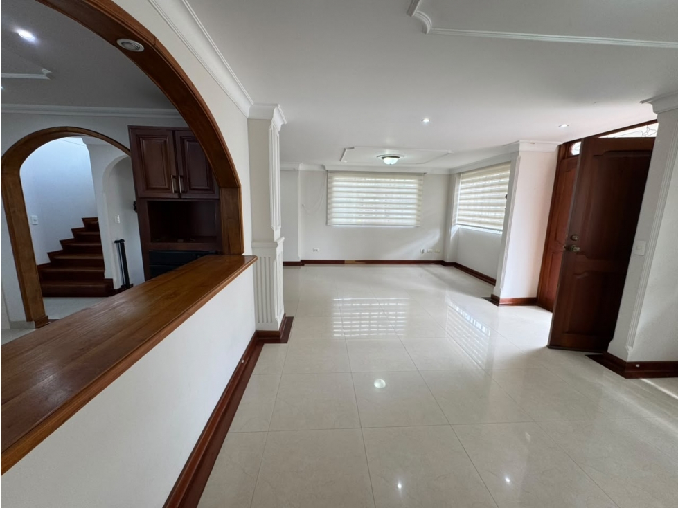 SE VENDE HERMOSA CASA SECTOR AV CENTENARIO - 4