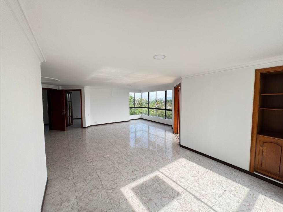 SE VENDE APARTAMENTO EN EL SECTOR DE FUNDADORES — foto 2