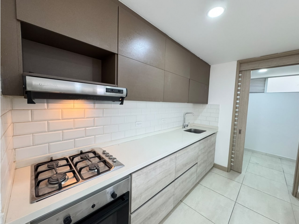 SE ARRIENDA APARTAMENTO OASIS DE ALAMEDA ZONA NORTE