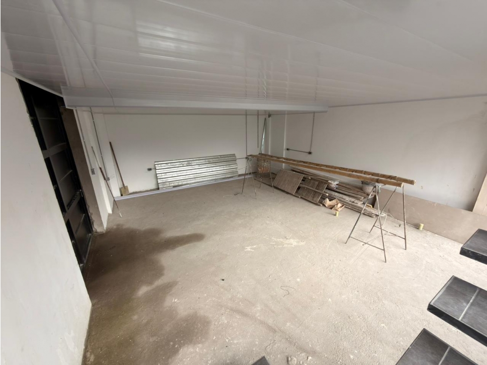 LOCAL EN VENTA O ARRENDAMIENTO 150 M2 ALTA ZONA MALL — foto 6