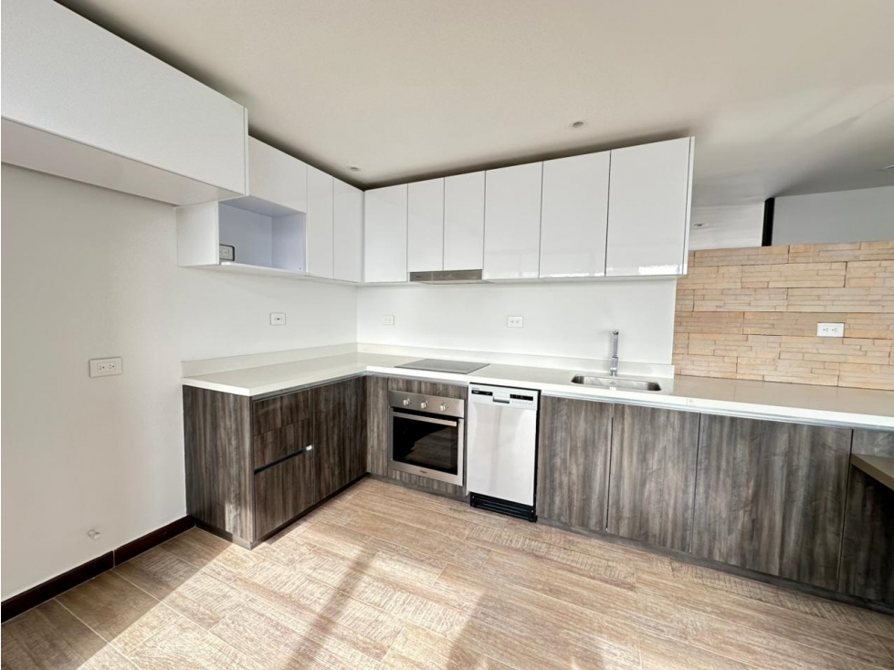 SE VENDE APARTAMENTO EN LA CASTELLANA — foto 4