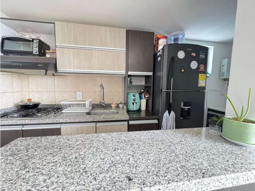 APARTAMENTO POR LA AV 19 NORTE — foto 3