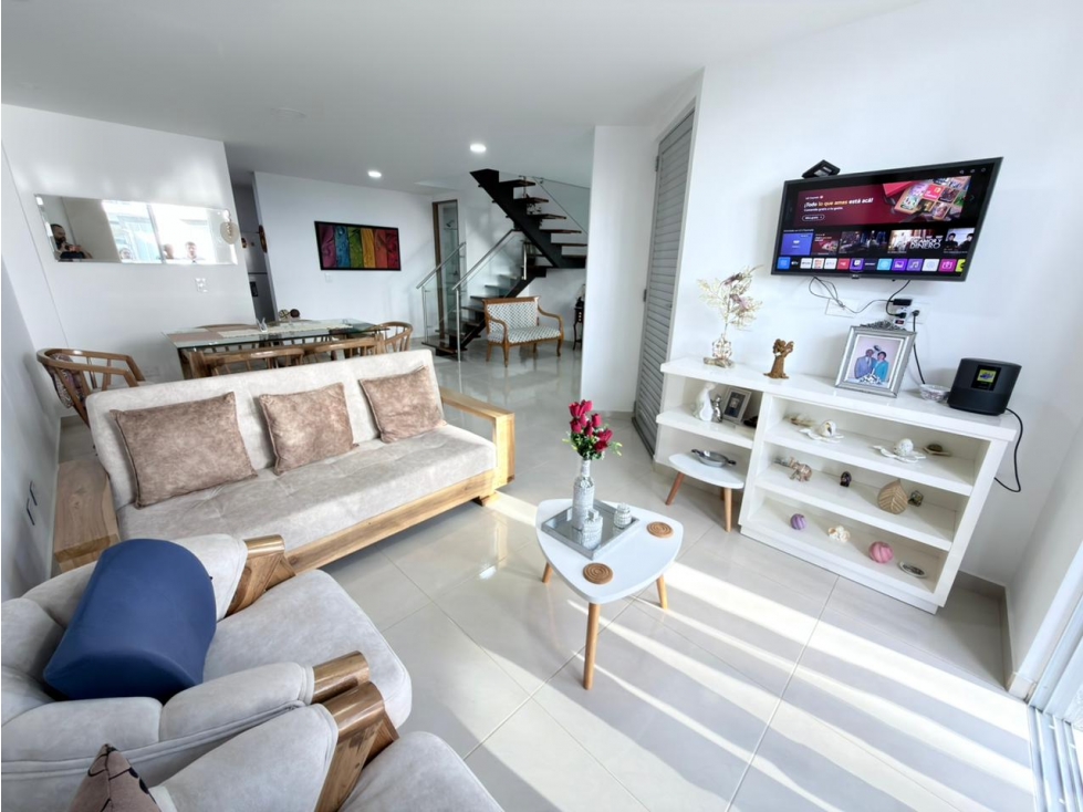 SE VENDE CASA POR LA AVENIDA CENTENARIO — foto 4