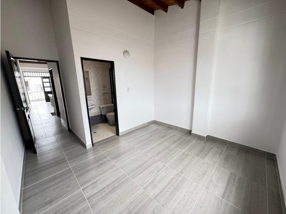 SE ARRIENDA CASA BARRIO GALÁN 250M2 COMERCIAL O FAMILIAR — foto 4