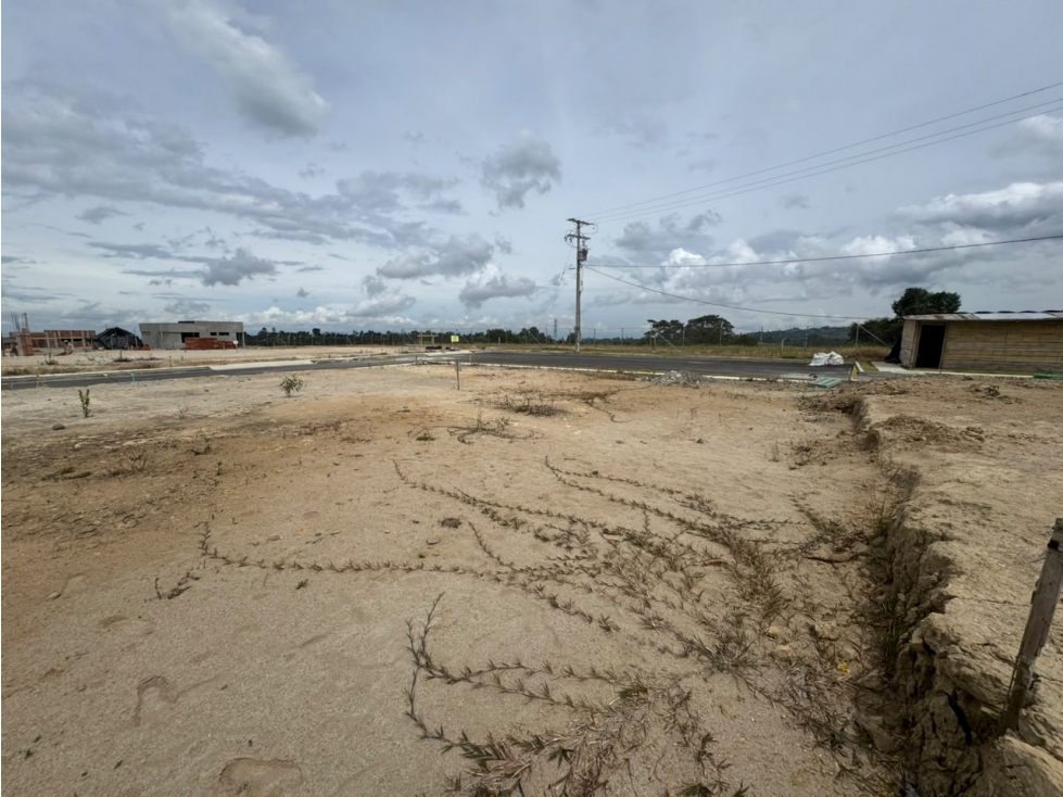 SE VENDE LOTE EN CONJUNTO CERRADO CIRCASIA - 4