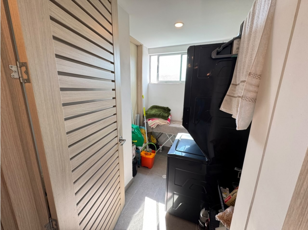 SE VENDE APARTAMENTO EN AV CENTENARIO ZONA COMANDO POLICIA — foto 4