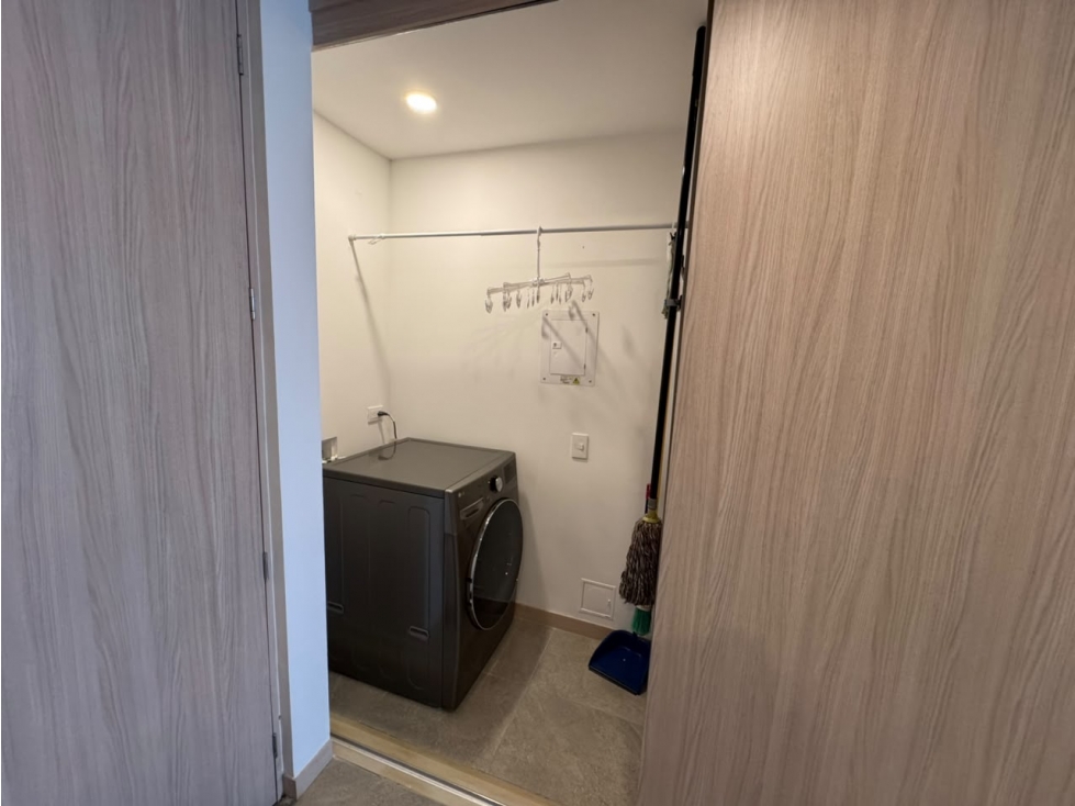 SE VENDE APARTAMENTO EN AVENIDA CENTENARIO ZONA COMANDO POLICIA — foto 3