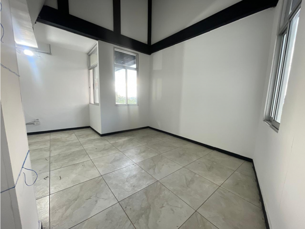SE VENDE LOCAL EN EL SECTOR AVENIDA CENTENARIO — foto 2