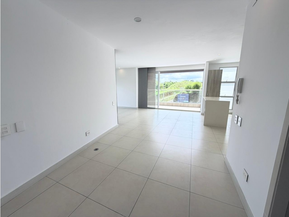 SE VENDE AMPLIO Y MODERNO APARTAMENTO AV CENTENARIO — foto 6