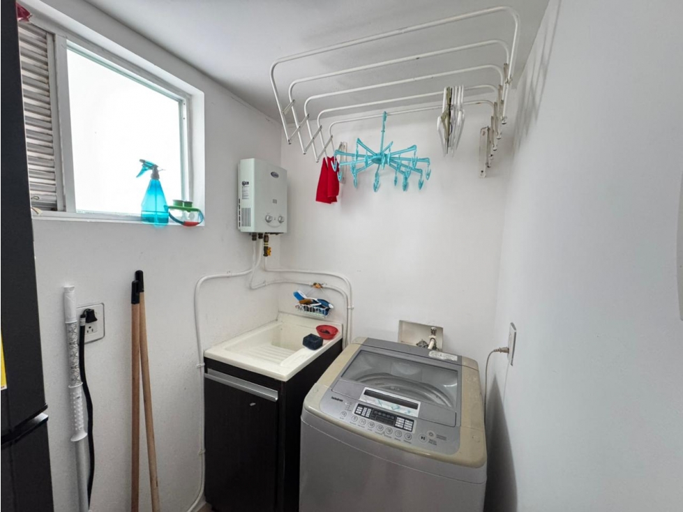 APARTAMENTO POR LA AV 19 NORTE — foto 4