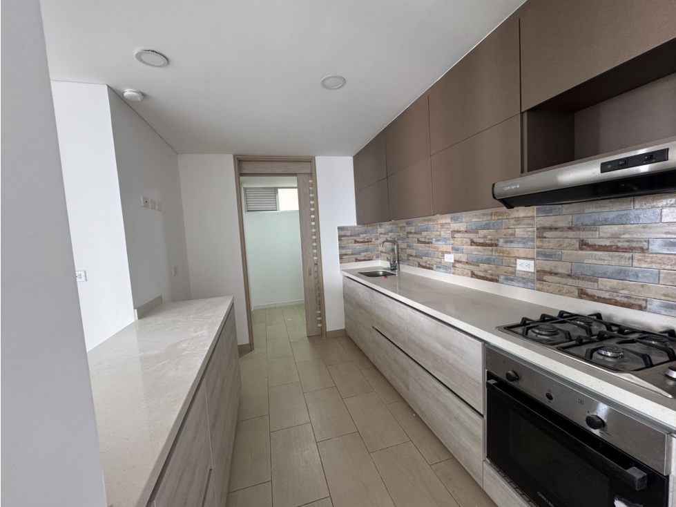 SE ARRIENDA APARTAMENTO OASIS DE ALAMEDA ZONA NORTE