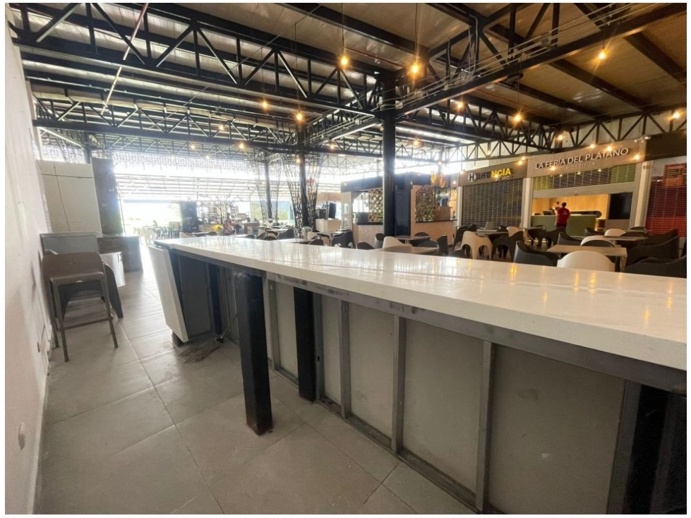 SE VENDE LOCAL / BURBUJA EN MALL AL NORTE DE LA CIUDAD — foto 6