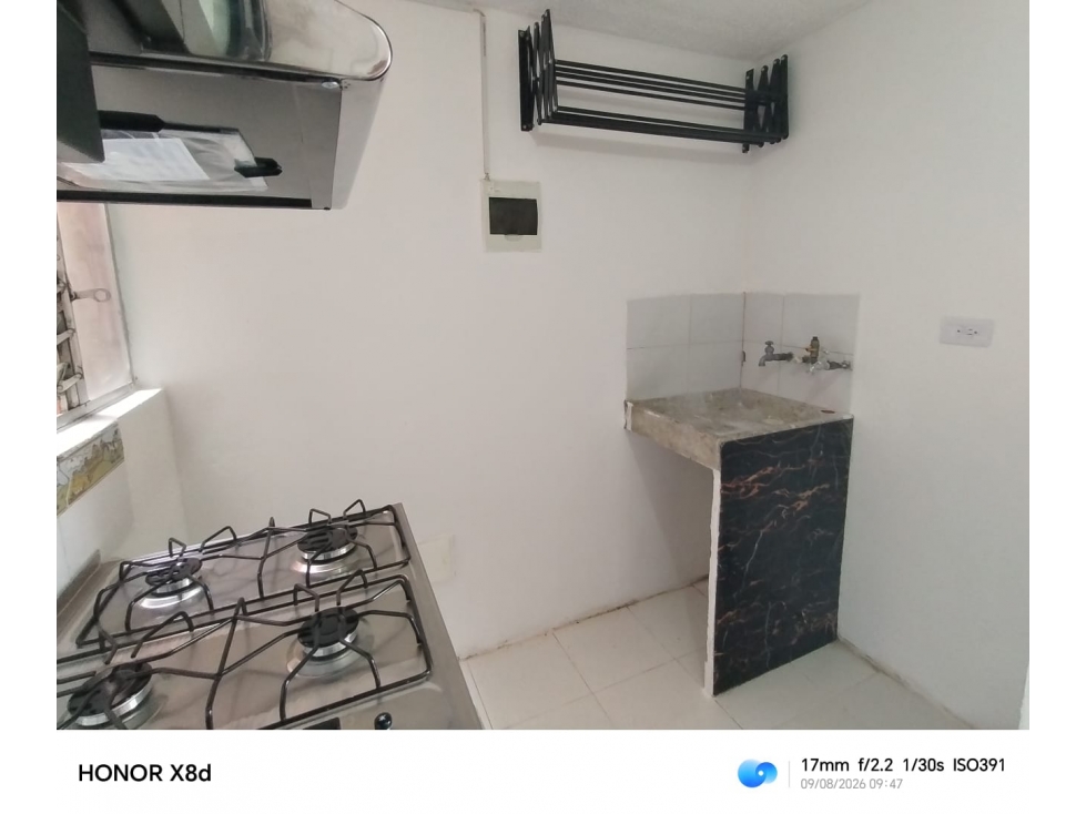 APTO EN VENTA JUNTO AL PORTAL DE USME PISO 5 CON 3 HABITACIONES — foto 3