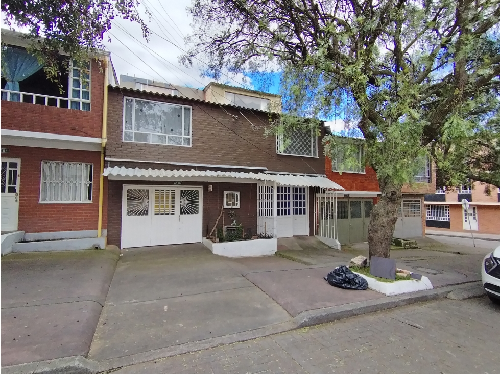 CASA EN VENTA EN VALLES DE CAFAM- MARICHUELA - USME DE 3 PISOS — foto 3
