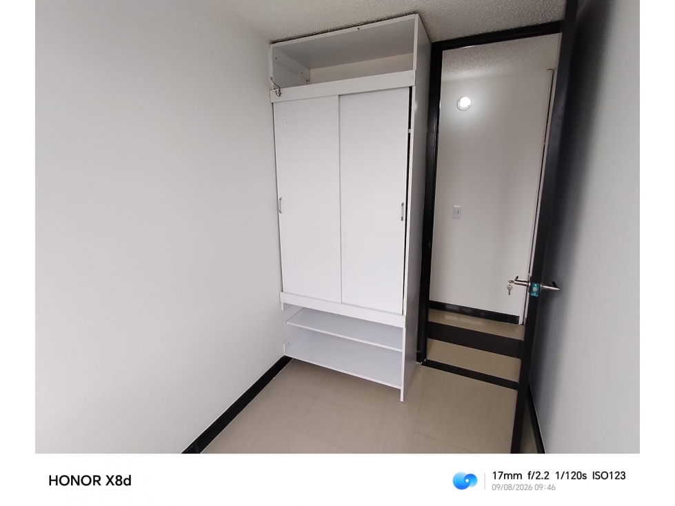 APTO EN VENTA JUNTO AL PORTAL DE USME PISO 5 CON 3 HABITACIONES — foto 4