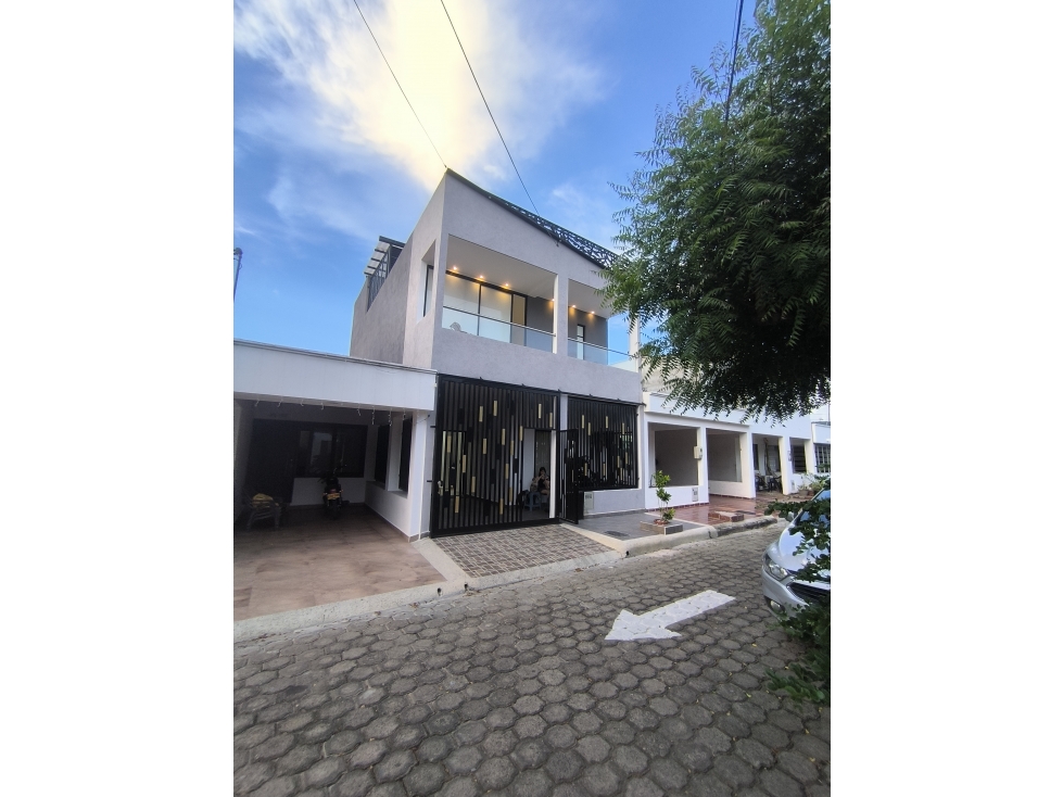 CASA REMODELADA EN VENTA BARRIO LA CORDIALIDAD, LOS PATIOS
