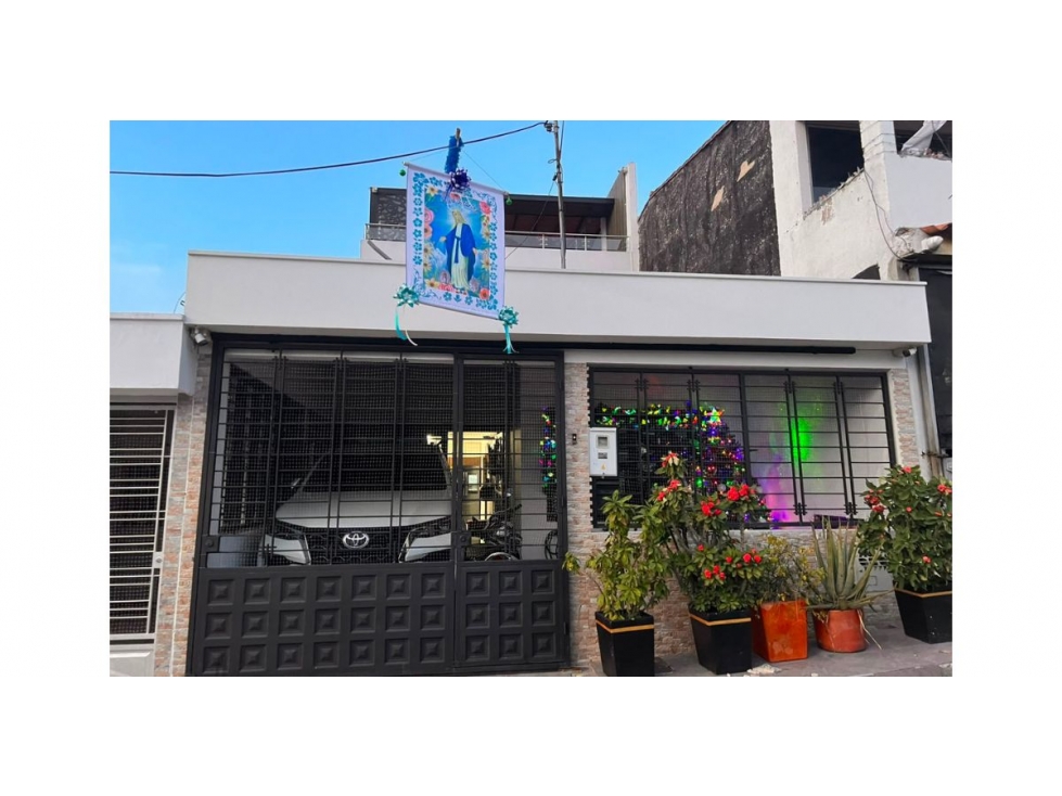 CASA URB. ABIERTA SOBRE LA VARIANTE LA FLORESTA- LOS PATIOS