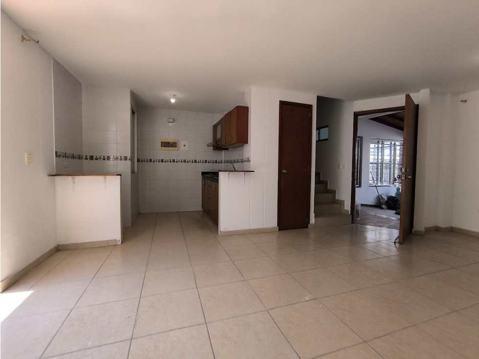 CASA URB. VILLA ANSEP, LOS PATIOS — foto 2