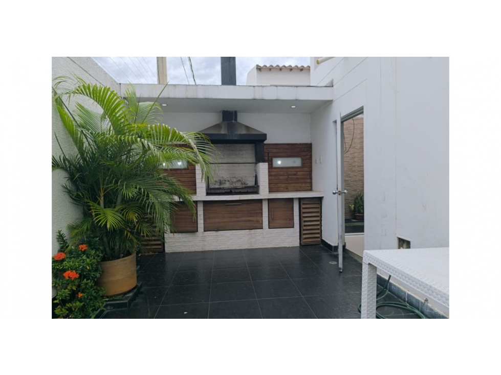 CASA ESQUINERA-CONJUNTO SOBRE AVENIDA PRINCIPAL LOS PATIOS — foto 4