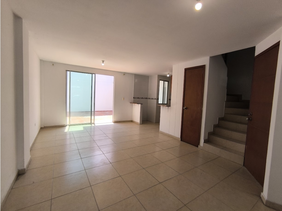 CASA URB. VILLA ANSEP, LOS PATIOS — foto 4