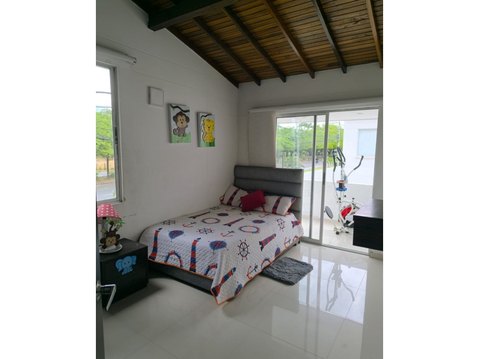 CASA ESQUINERA-CONJUNTO SOBRE AVENIDA PRINCIPAL LOS PATIOS — foto 3