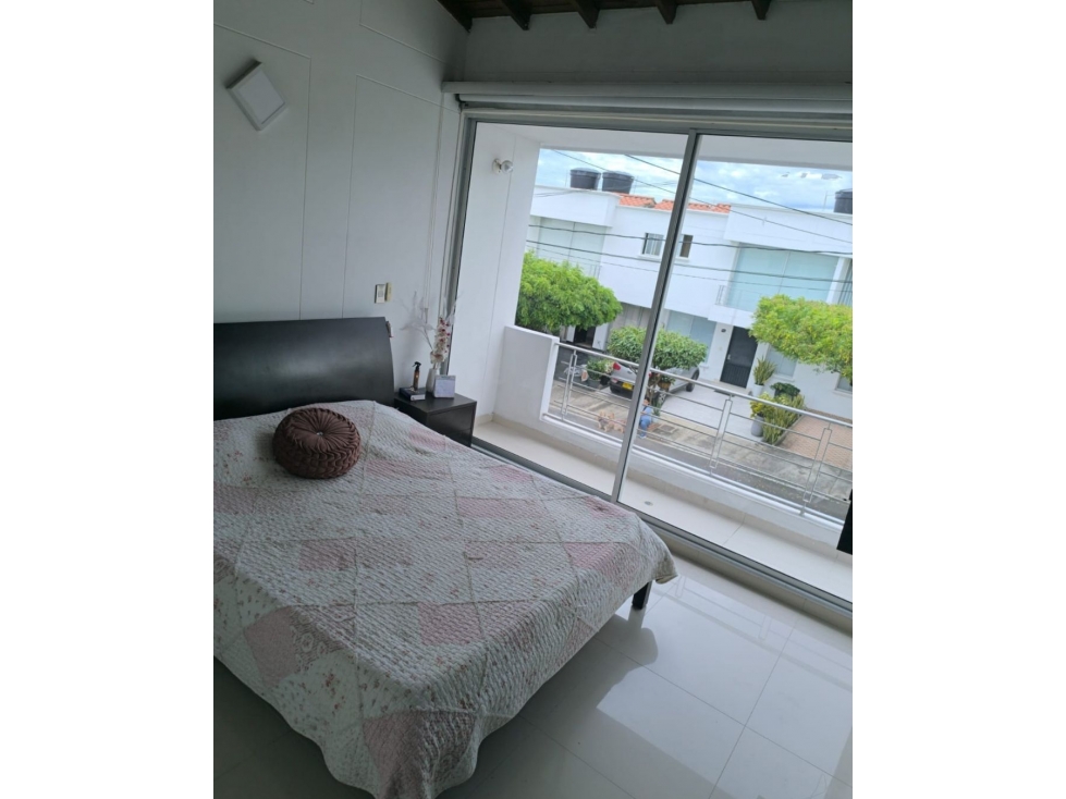 CASA ESQUINERA-CONJUNTO SOBRE AVENIDA PRINCIPAL LOS PATIOS — foto 5