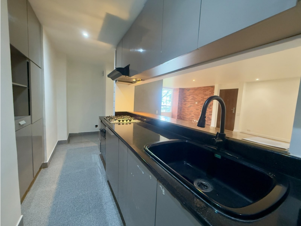 Apartamento con amplia terraza en Los Balsos, excelente ubicación — foto 6