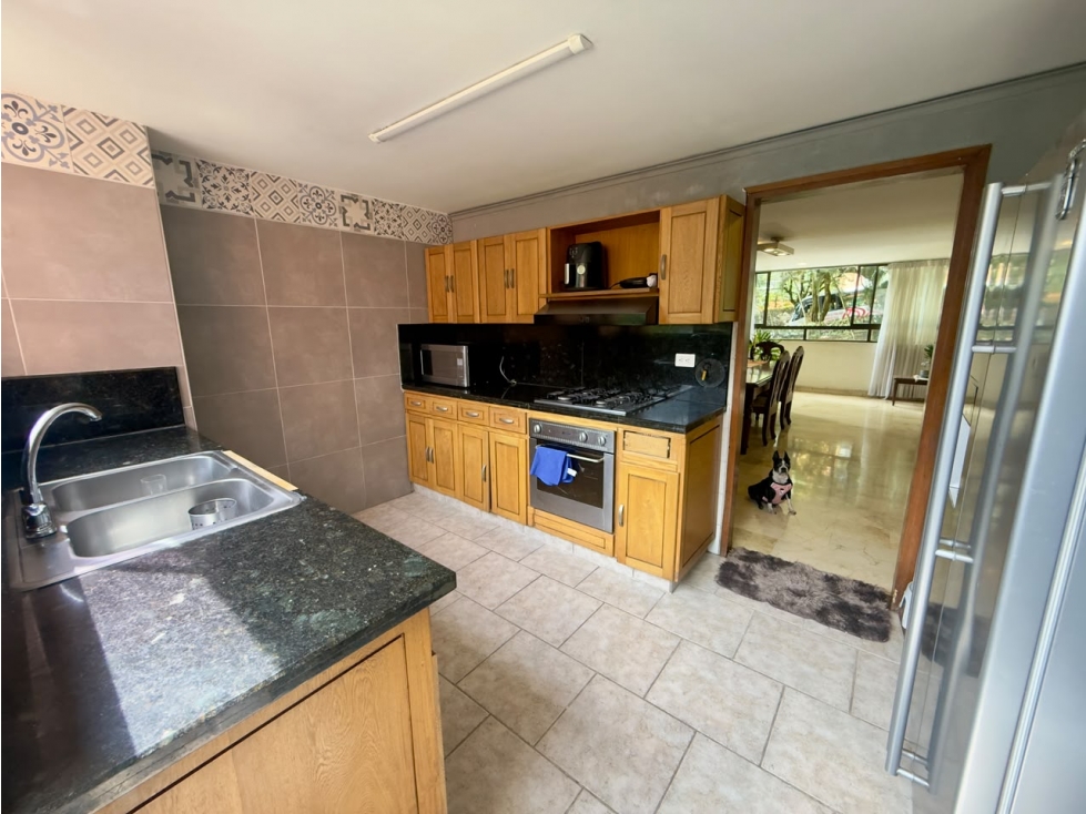 Amplio apartamento en La Linde con 5 habitaciones, excelente ubicación — foto 5