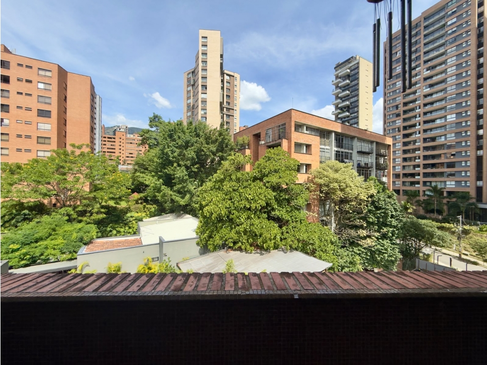 Amplio apartamento en Castropol con gran potencial de remodelación