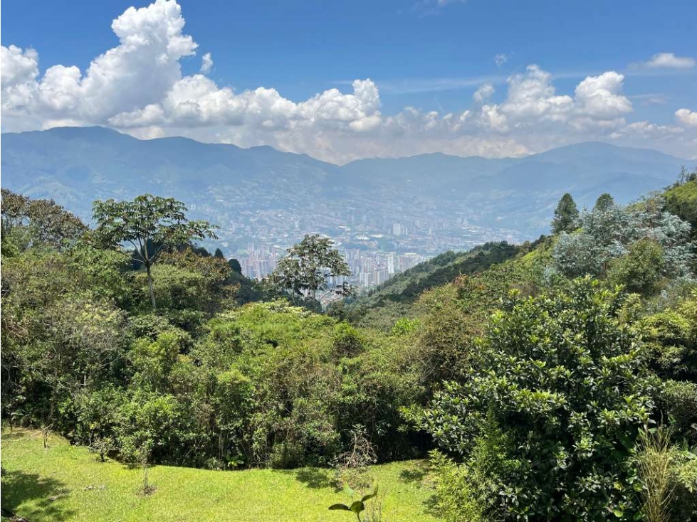 Lote amplio en Envigado con excelente proyección de valorización — foto 2