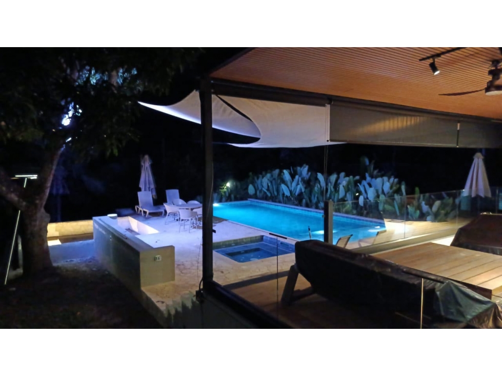 Exclusiva finca en San Jerónimo con amplias zonas y lote de 5.430 m² — foto 3