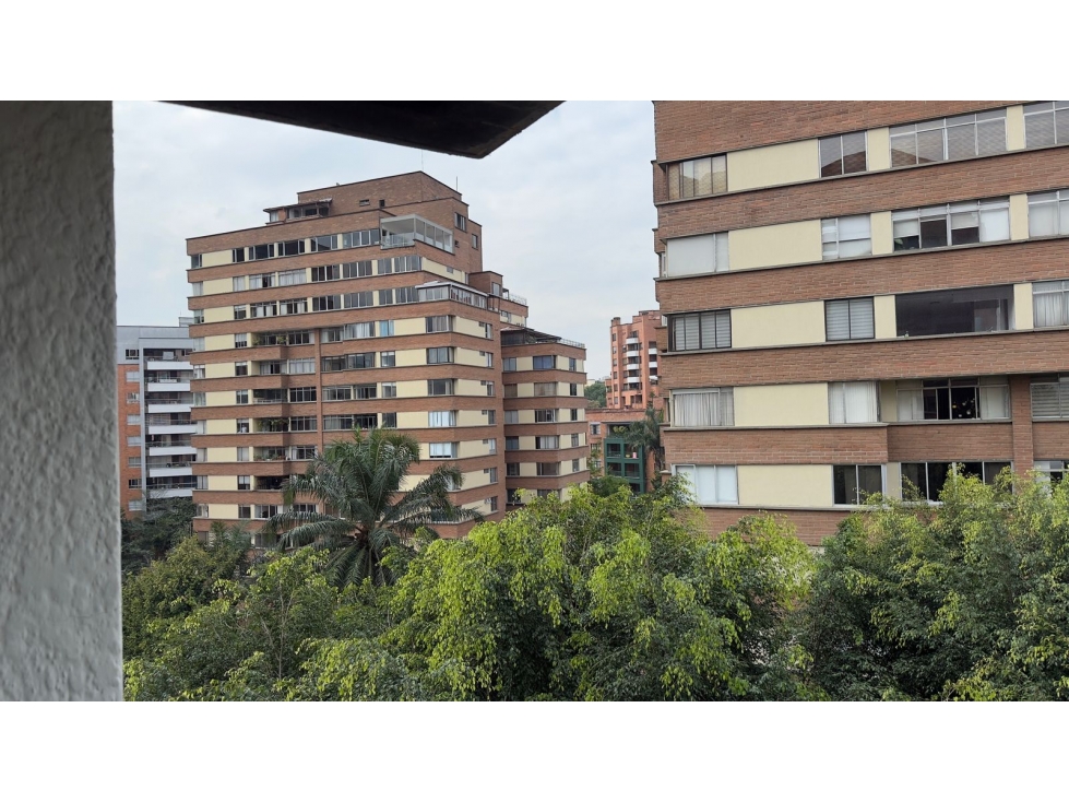 Apartamento Para Remodelar Laureles Conquistadores Espacios Amplios — foto 2